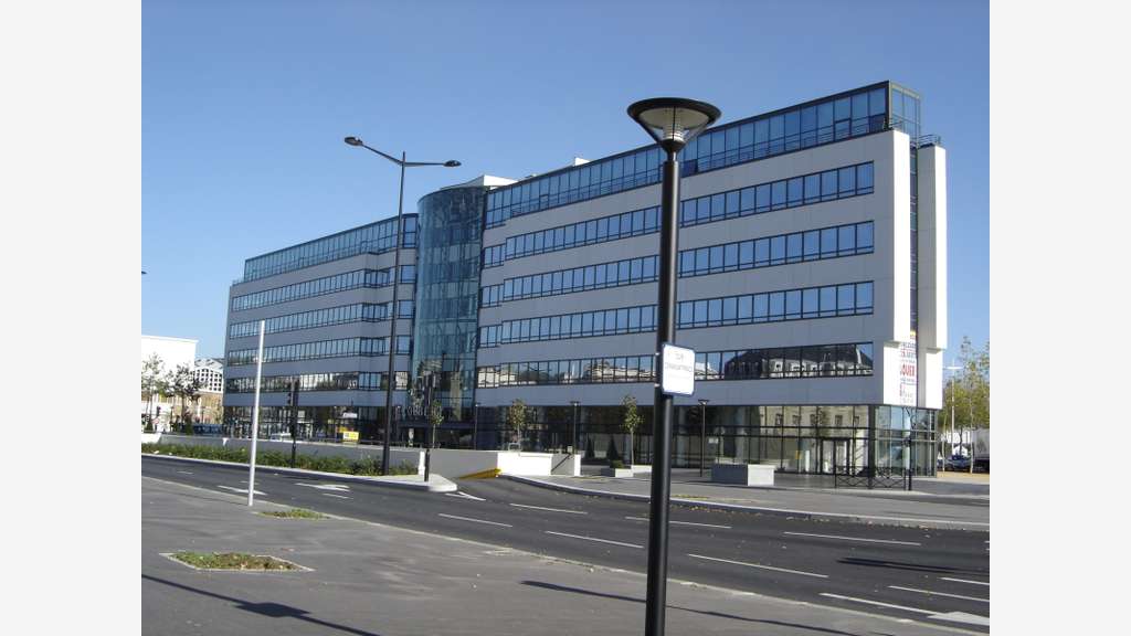 Plateaux tertiaires 643m² à louer au Havre gare
