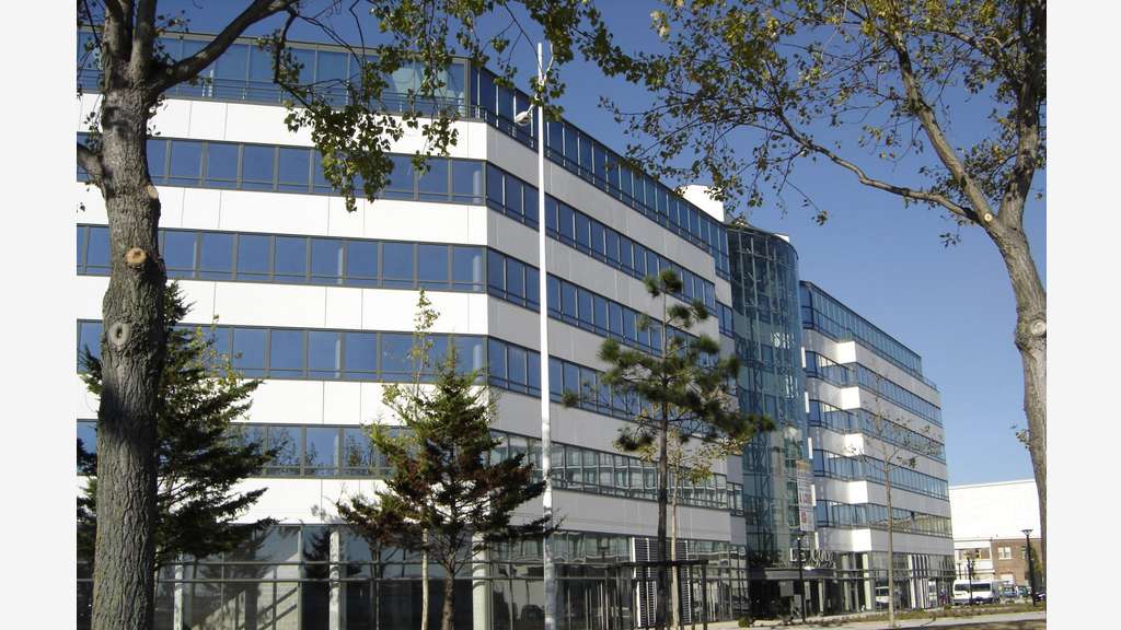 Plateaux tertiaires 643m² à louer au Havre gare