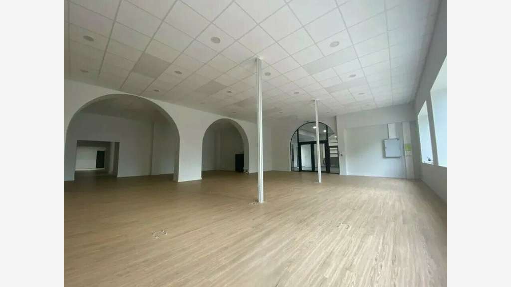 Bureaux de 287m² à louer en RDC au Havre (76)