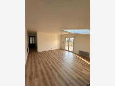 A louer bureaux de 97m² au 1er étage à Vannes Est