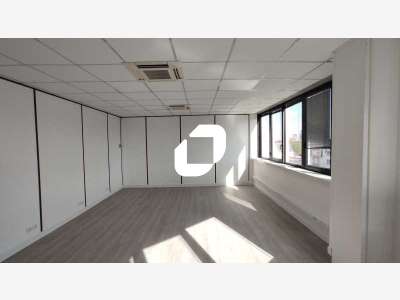 A louer Bureaux 96m² Le kremlin bicetre