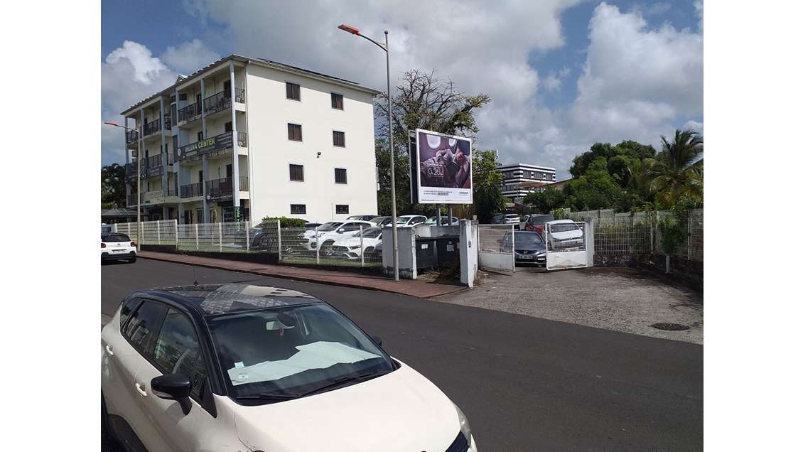 A louer bureaux de 10 à 12m² Le Lamentin 