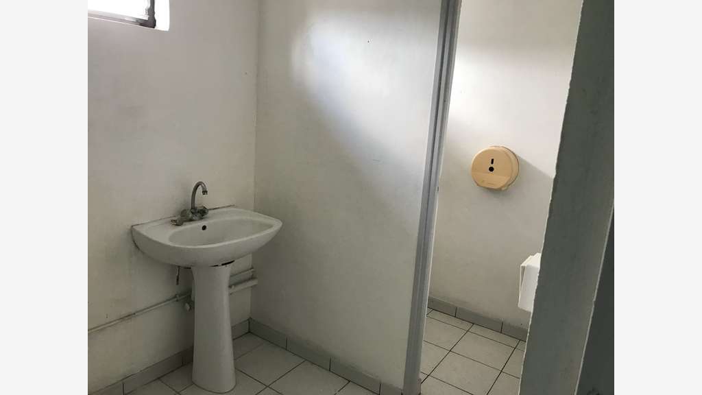A louer beaux bureaux 135m² R+1 au Lamentin