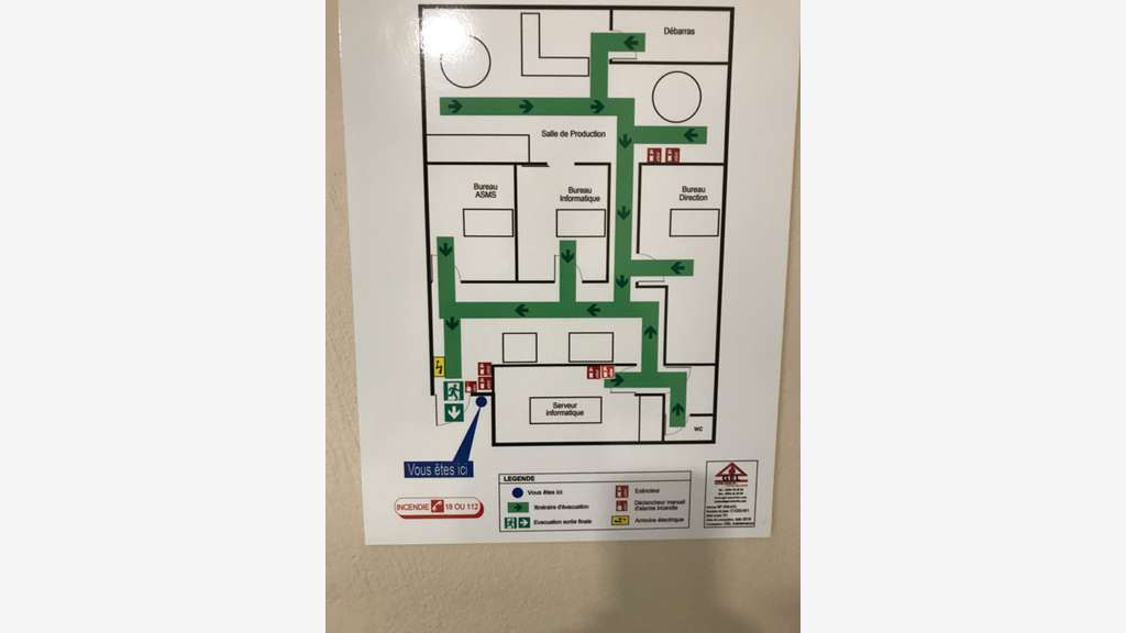 A louer beaux bureaux 135m² R+1 au Lamentin