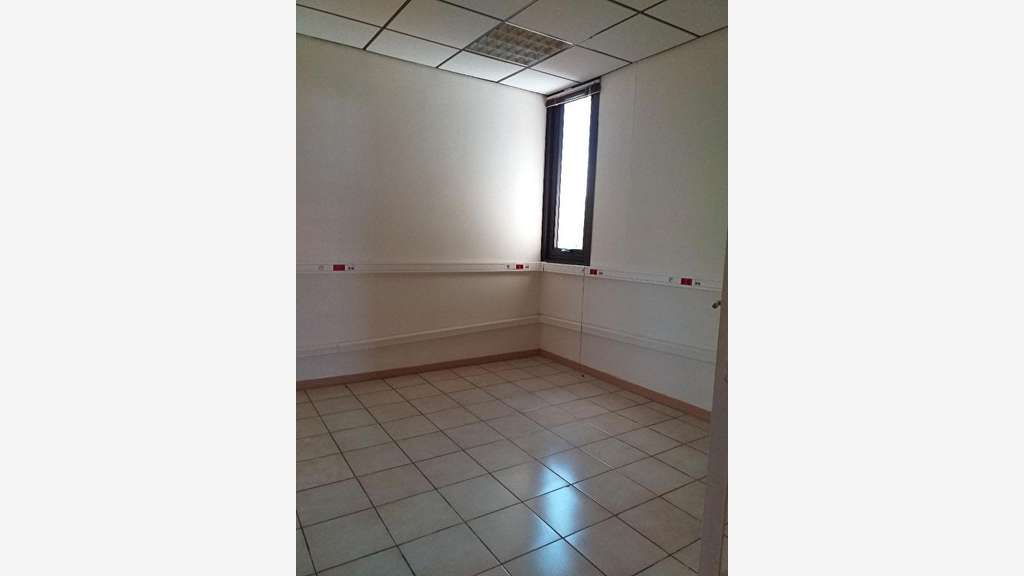 A louer bureaux agencés 67m² au Lamentin