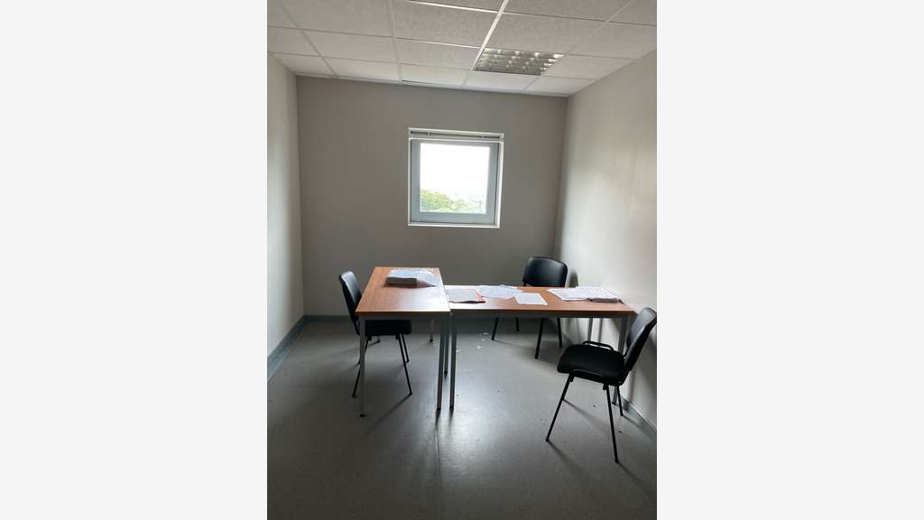 A louer bureaux 80m² R+1 au Lamentin Acajou