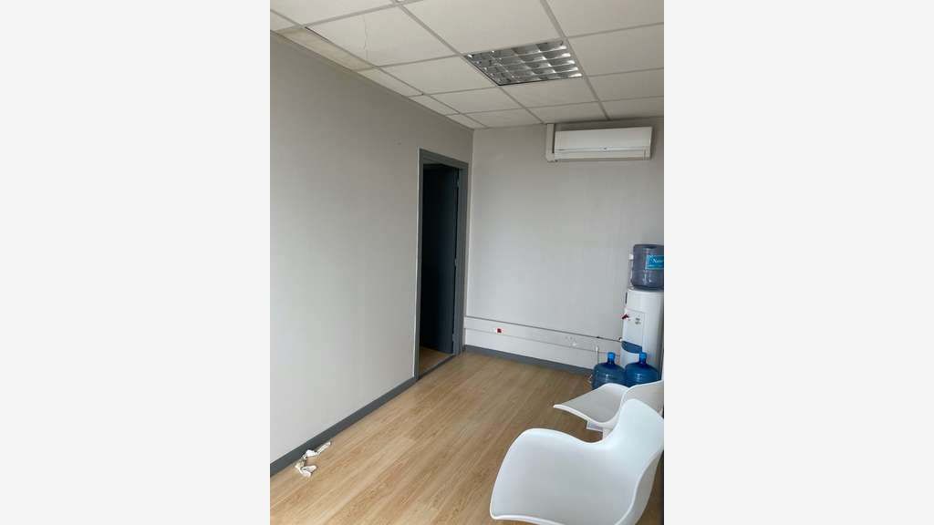 A louer bureaux 80m² R+1 au Lamentin Acajou
