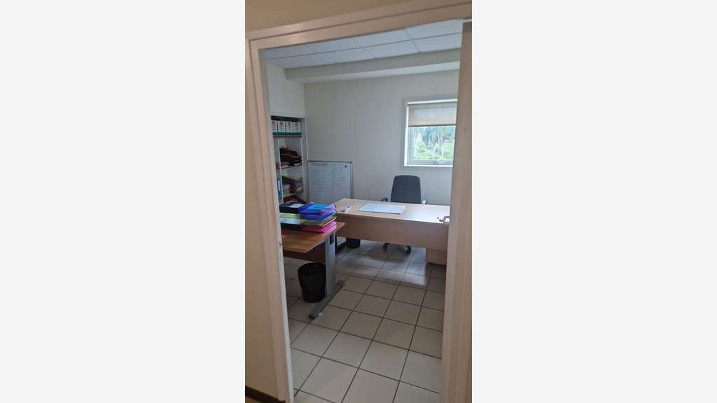 A louer beau plateau de bureaux 130m² Le Lamentin