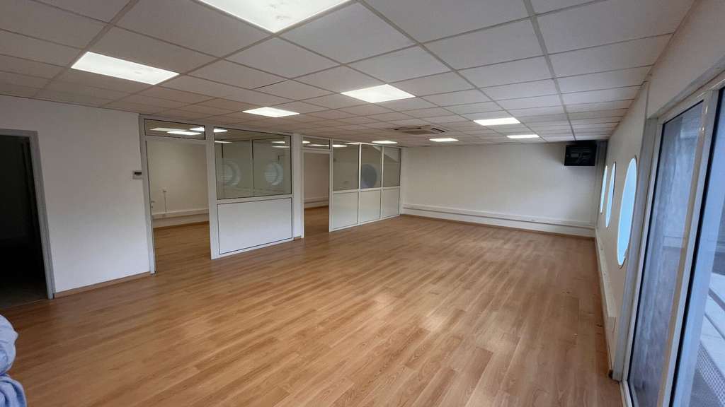 A louer bureaux lumineux 90m² Le Lamentin