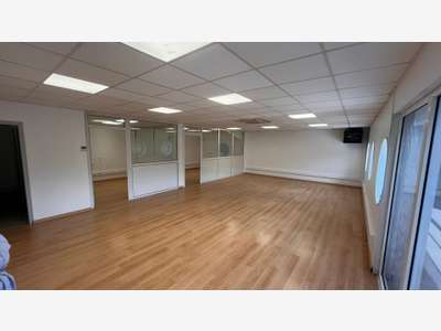A louer bureaux lumineux 90m² Le Lamentin