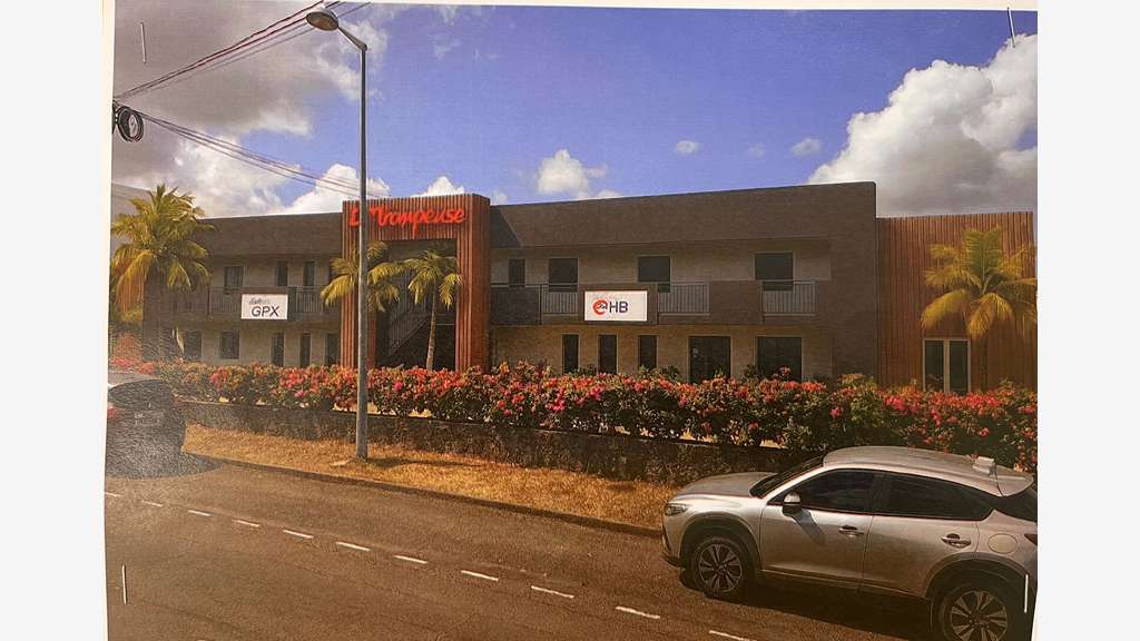 A louer bureaux 163m² en ZA au Lamentin