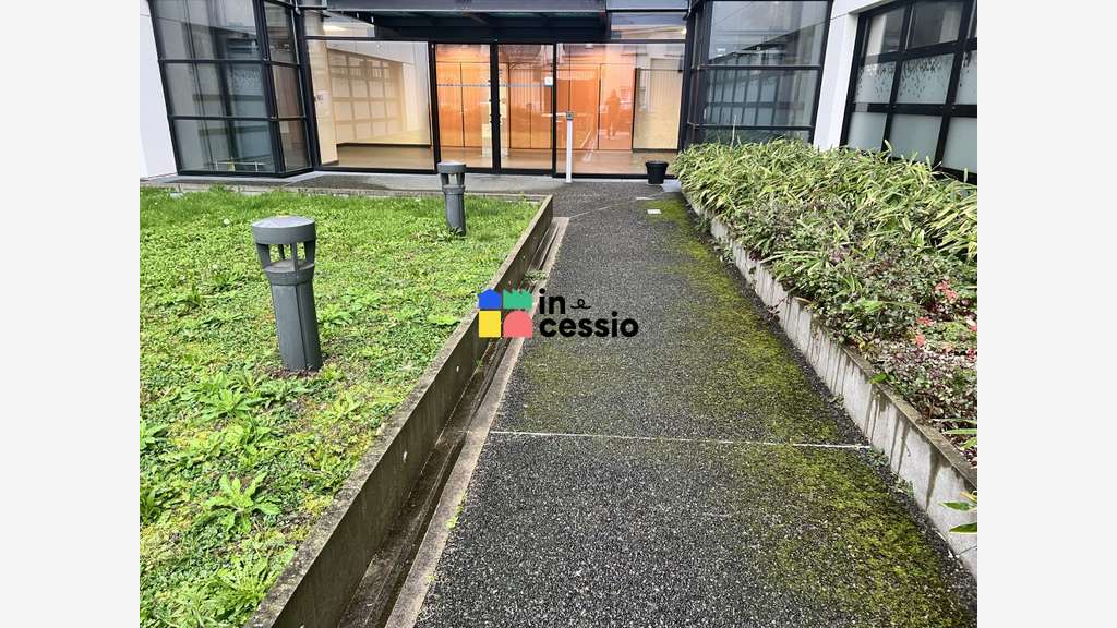 A louer bureaux 685m² GARE TGV Le Mans Novaxis 