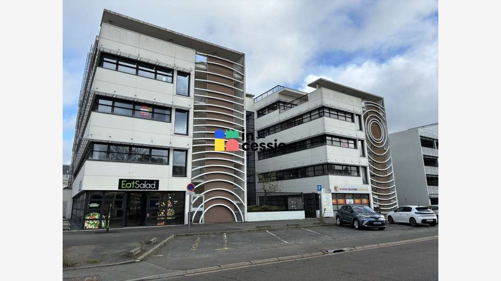A louer bureaux 685m² GARE TGV Le Mans Novaxis 