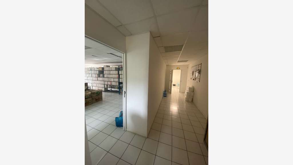 A louer beau bureaux 193m² R+1 au Marin centre