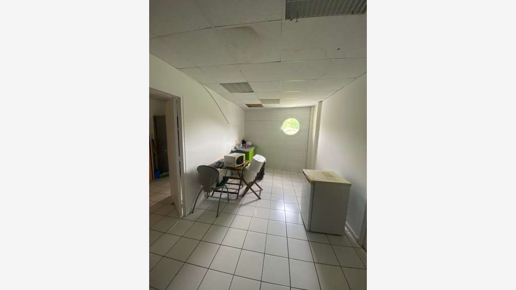 A louer beau bureaux 193m² R+1 au Marin centre