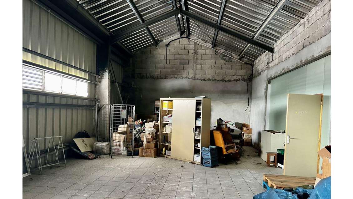 Location local bureaux 100m² avec vue mer au Marin