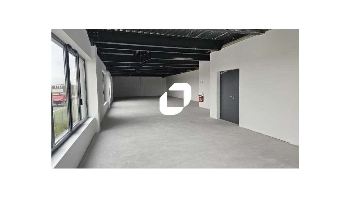 A louer Bureaux 432m² Le mesnil amelot
