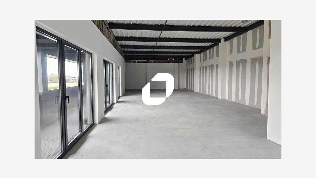 A louer Bureaux 226m² Le mesnil amelot