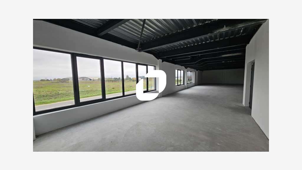 A louer Bureaux 432m² Le mesnil amelot