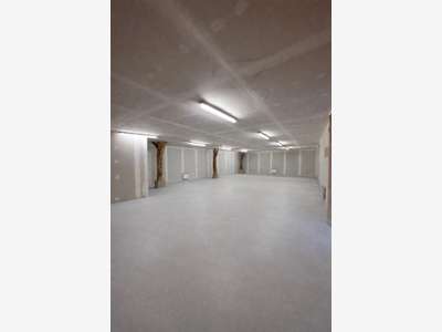 Espace de stockage avec parking VL Le Mesnil-Aubry