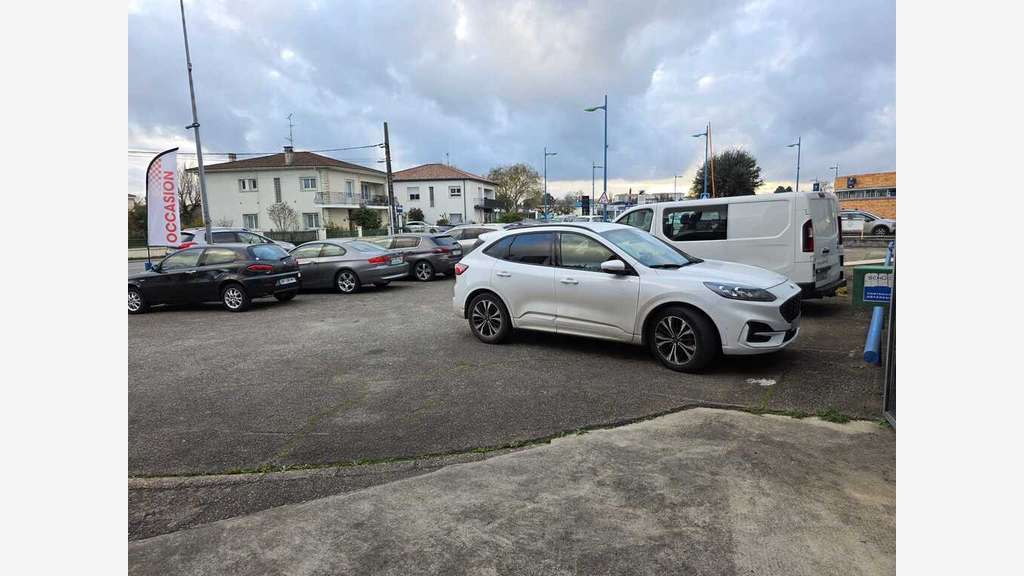 Loue bureaux de 160m² emplacement N° 1 au Passage
