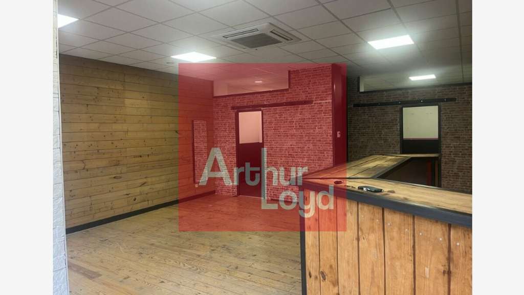 Local commercial 87m² à louer au Passage