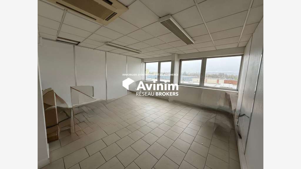 Bureau à louer 40m² ZA du Plessis-Bouchard