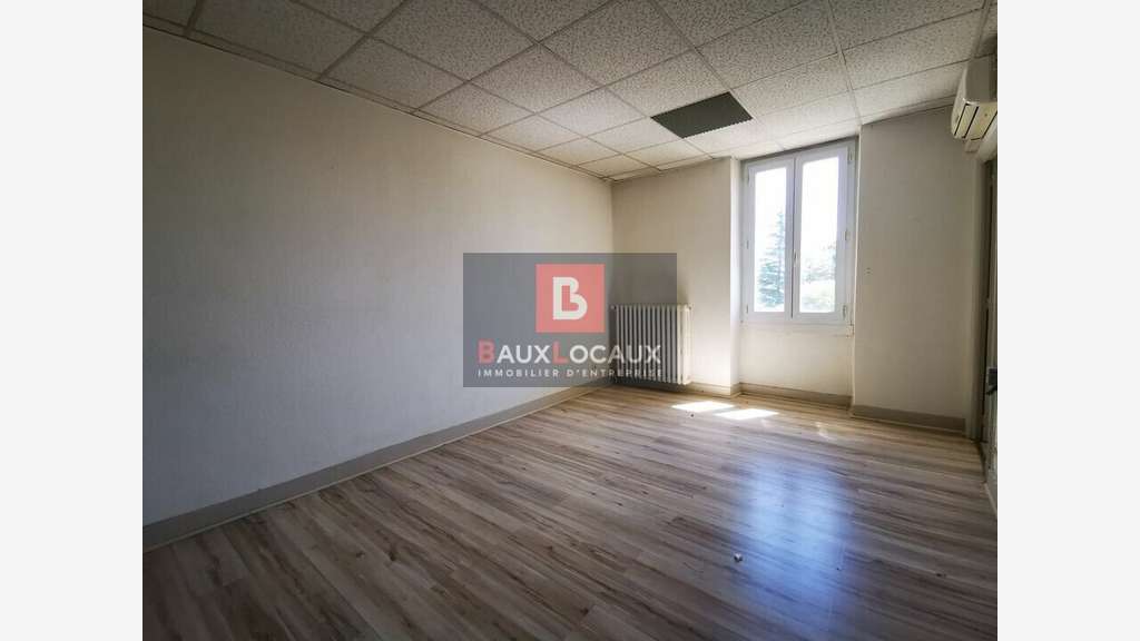 Bureaux lumineux  70m² à louer au Pontet