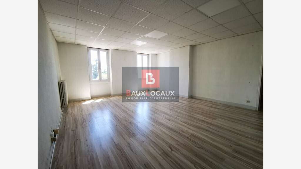 Bureaux lumineux  70m² à louer au Pontet