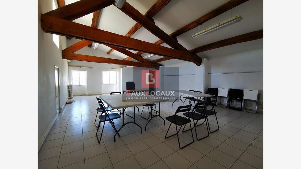 Bureaux lumineux 80m² à louer au Pontet