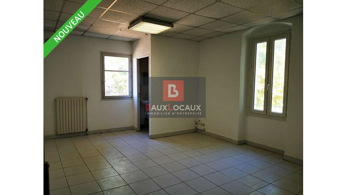 Bureau 24m² R+2 à louer au Pontet