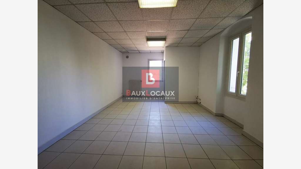 Bureau 24m² R+2 à louer au Pontet