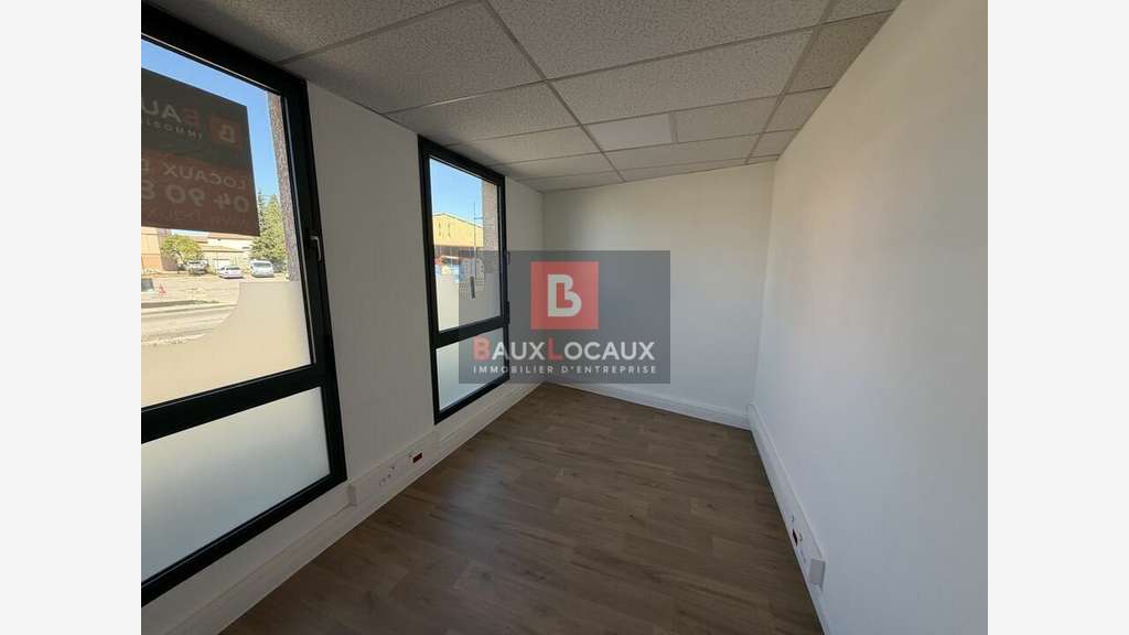 Bureaux 148m² à louer avenue passante Le Pontet