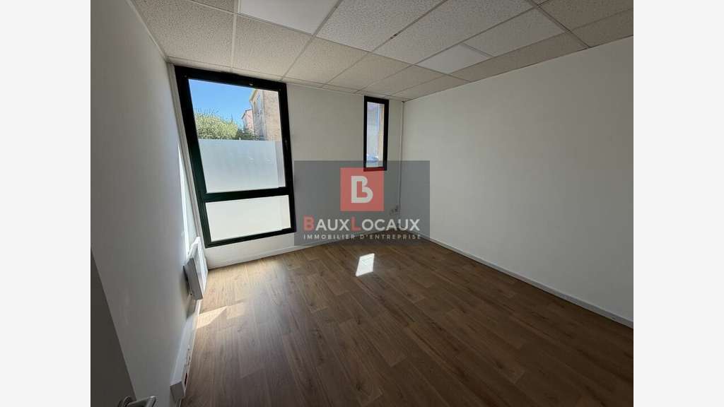 Bureaux 148m² à louer avenue passante Le Pontet