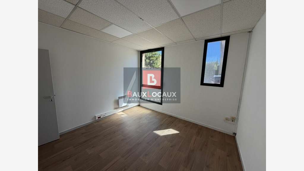 Bureaux 148m² à louer avenue passante Le Pontet