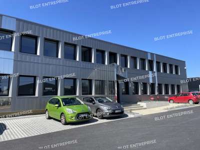 A louer bureaux 328m² RDC rénovés au Rheu