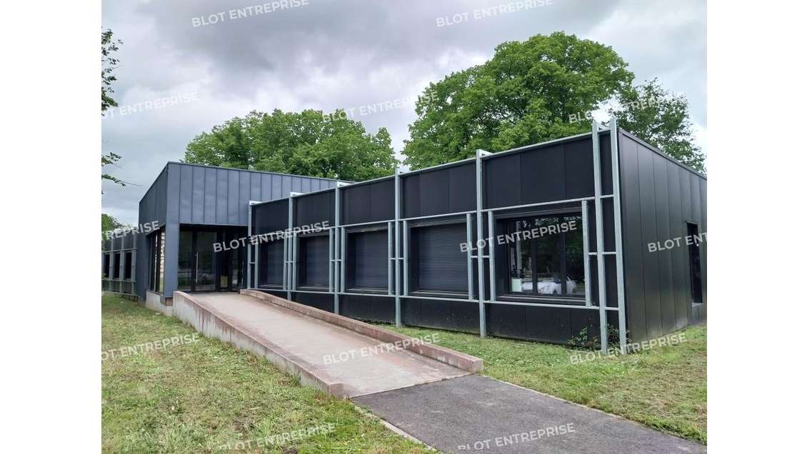 A louer bureaux 380m² Le Rheu, Route de Lorient