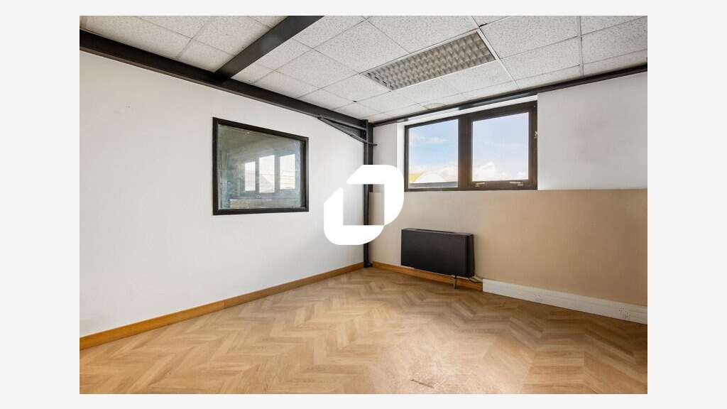 A louer Bureaux 258m² Le thillay
