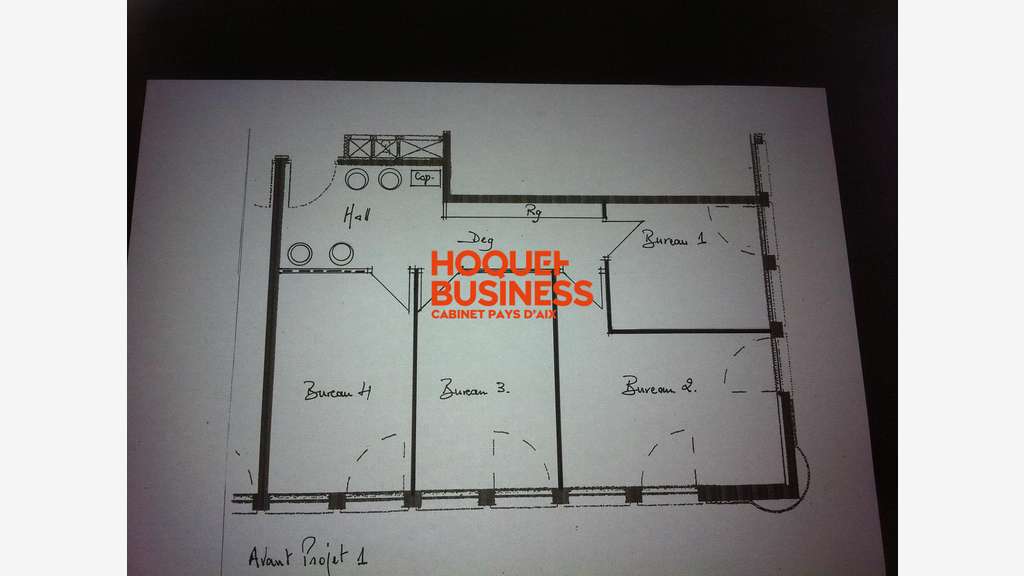 Bureaux lumineux 60m² à louer au Tholonet