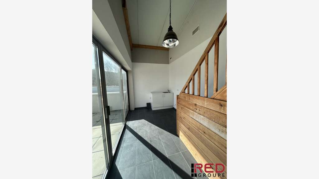 Local 122m² + terrasse 44m² à louer au Tholonet