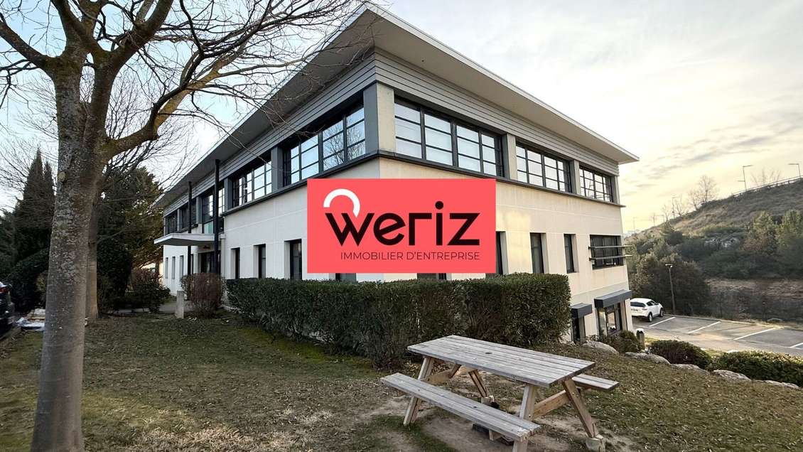 Bureaux à louer cloisonnés 250m² à Aix la Duranne