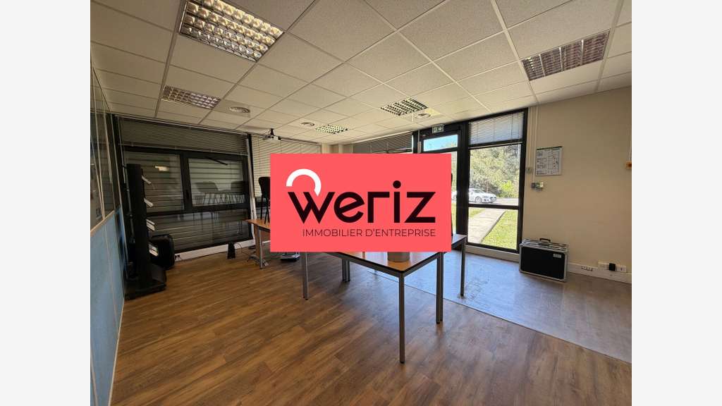Bureaux à louer cloisonnés 250m² à Aix la Duranne