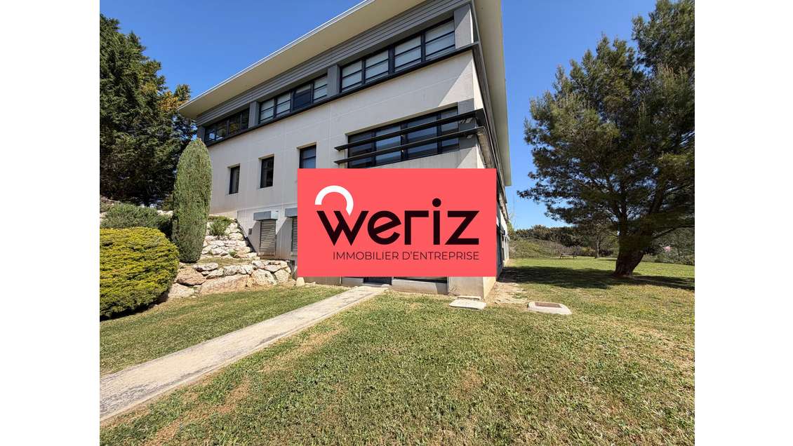 Bureaux à louer cloisonnés 250m² à Aix la Duranne