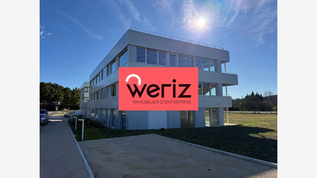 Bureaux 841 m², divisibles à louer à Ventabren