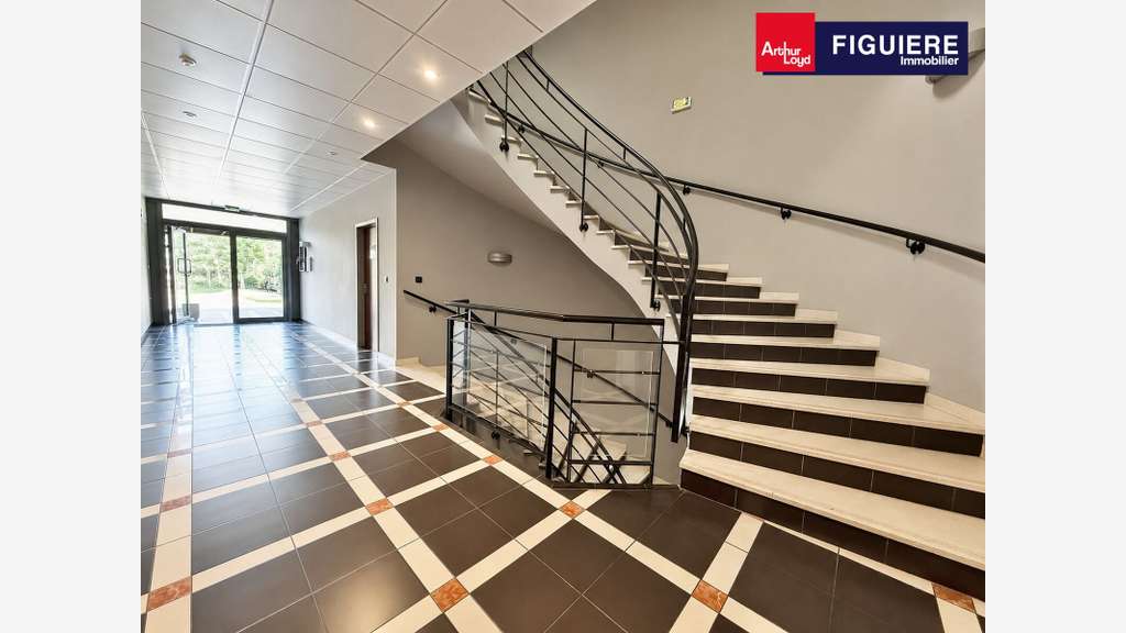 Bureaux 410m² divisible à louer La Duranne