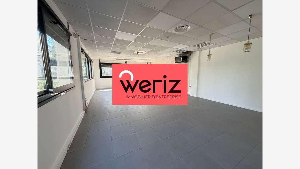 AV bureaux cloisonnés 305 m² RDC  Le Tholonet