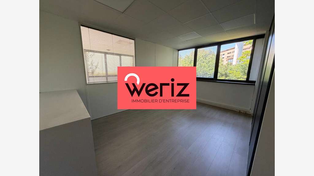 Loue bureaux de 73m² non divisibles à Aix en Pce