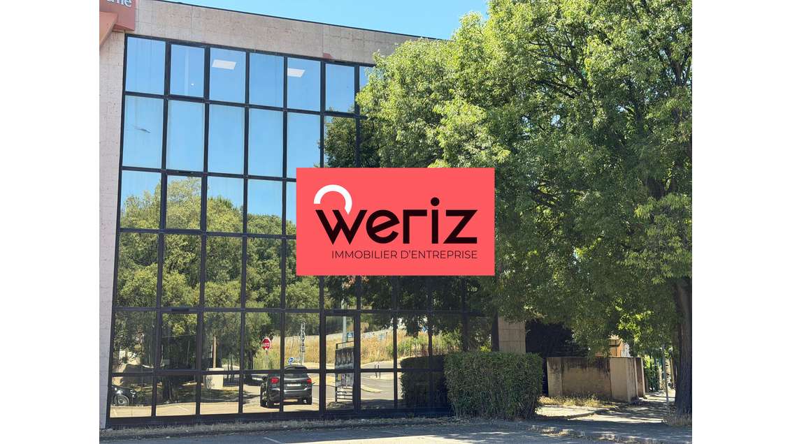 Bureaux de 73 m² non divisibles à Louer à AIX EN P