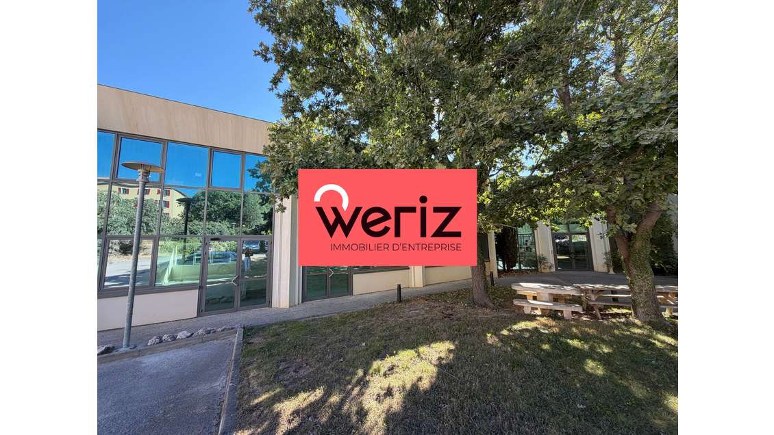 Bureaux de 80 m² non divisibles à Louer à AIX EN P