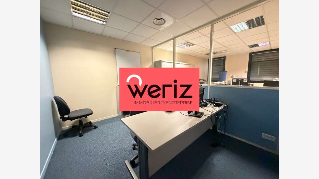 Bureaux à louer cloisonnés d'une surface de 250m2
